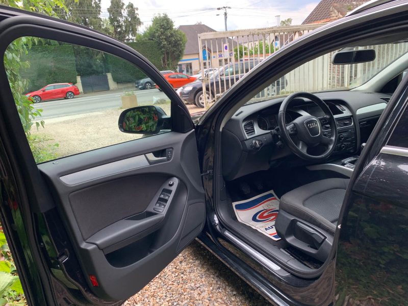 AUDI A4 III - IV AU33311 2010