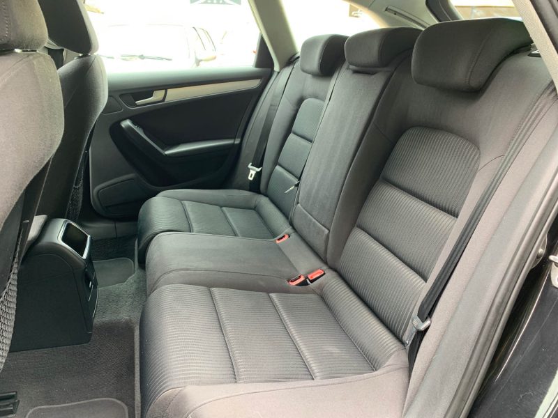 AUDI A4 III - IV AU33311 2010