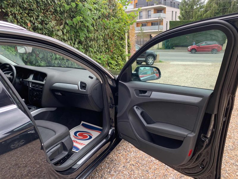 AUDI A4 III - IV AU33311 2010