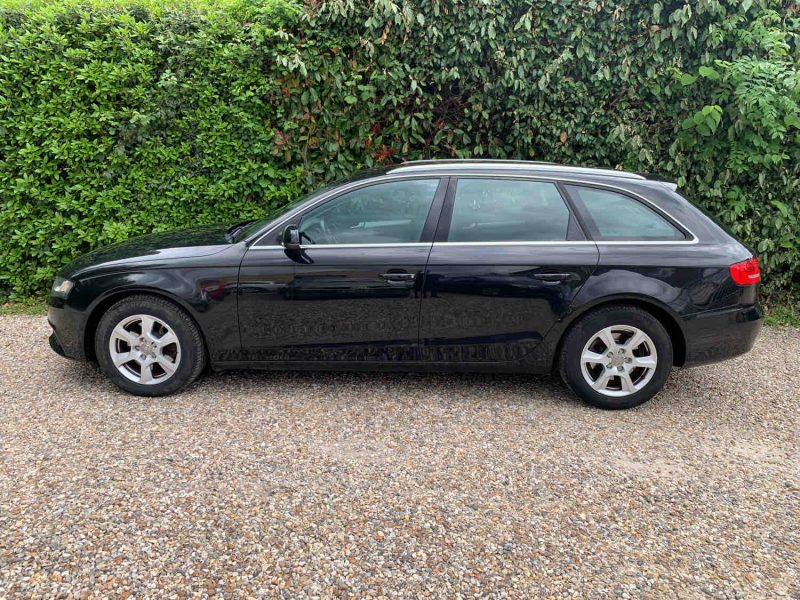 AUDI A4 III - IV AU33311 2010