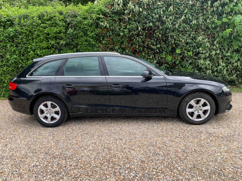AUDI A4 III - IV AU33311 2010