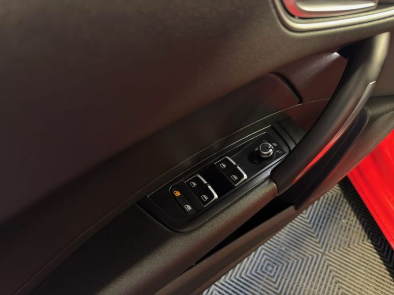 AUDI A1 PHASE 2 SPORTBACK AMBITION LUXE 1.4 TFSI 125 Cv TOIT OUVRANT BOITE AUTO CUIR - GARANTIE 1 AN