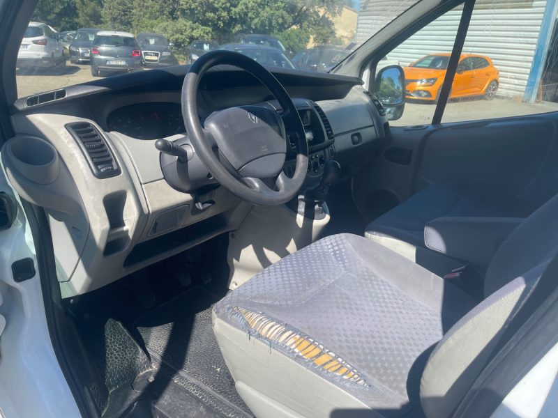 RENAULT TRAFIC L1H1 2.0DCI 115 215MKM
