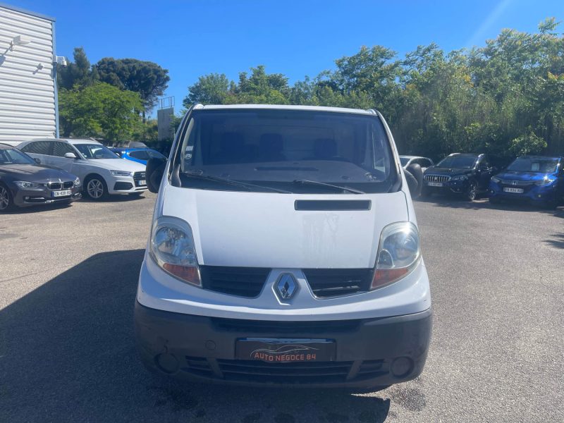 RENAULT TRAFIC L1H1 2.0DCI 115 215MKM