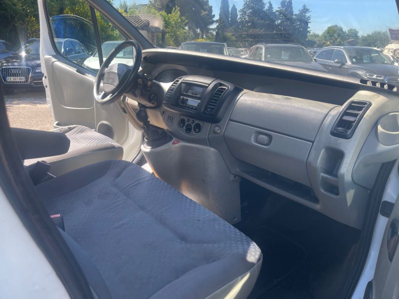 RENAULT TRAFIC L1H1 2.0DCI 115 215MKM