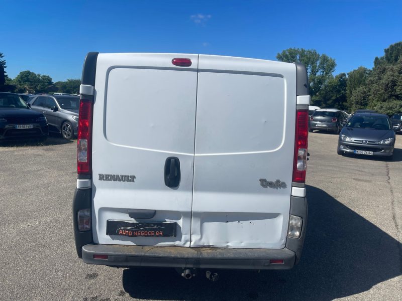 RENAULT TRAFIC L1H1 2.0DCI 115 215MKM