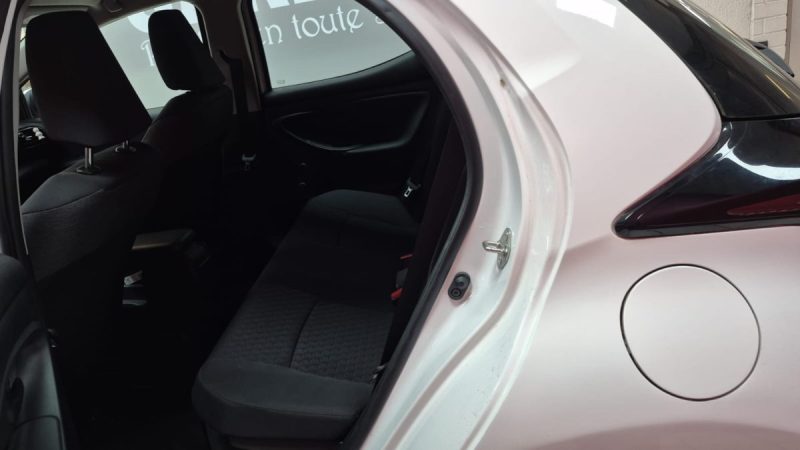TOYOTA YARIS 1.5 HYBRID 116H DYNAMIC BUSINESS BEYOND 2022