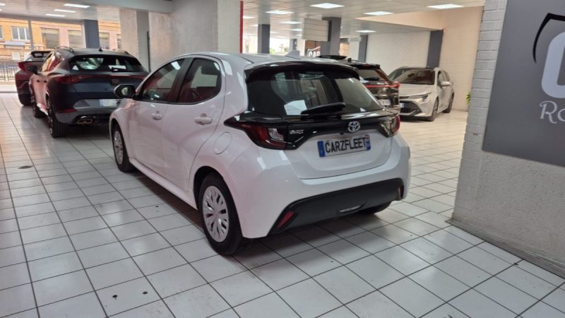 TOYOTA YARIS 1.5 HYBRID 116H DYNAMIC BUSINESS BEYOND 2022