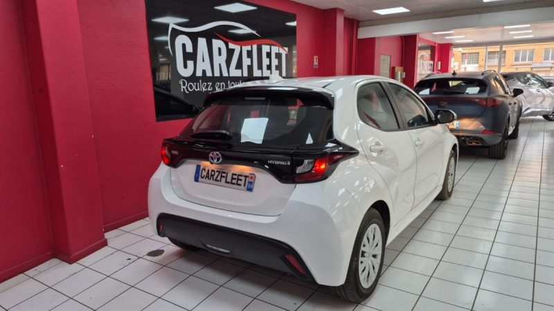 TOYOTA YARIS 1.5 HYBRID 116H DYNAMIC BUSINESS BEYOND 2022