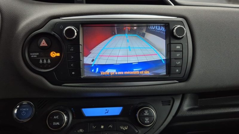 TOYOTA YARIS HYBRIDE BERLINE 100cv DYNAMIC/1 ERE MAIN/TVA RECUP