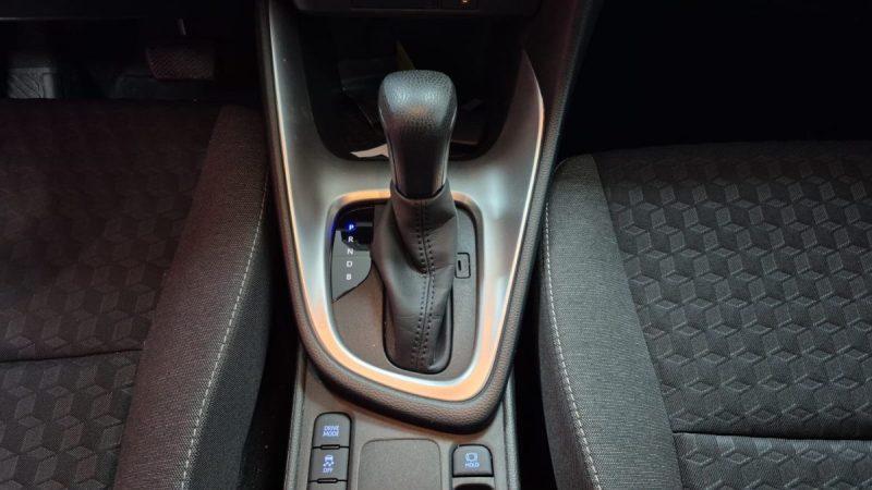 TOYOTA YARIS BERLINE HYBRIDE 116H DYNAMIC BUSINESS 2023