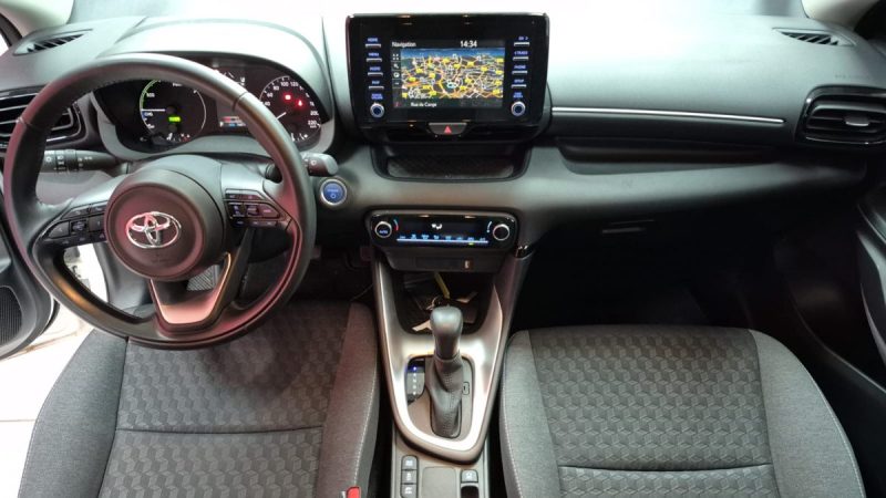 TOYOTA YARIS BERLINE HYBRIDE 116H DYNAMIC BUSINESS 2023