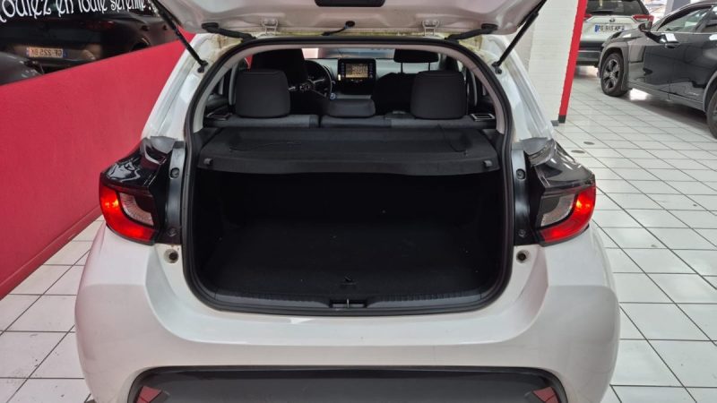 TOYOTA YARIS BERLINE HYBRIDE 116H DYNAMIC BUSINESS 2023