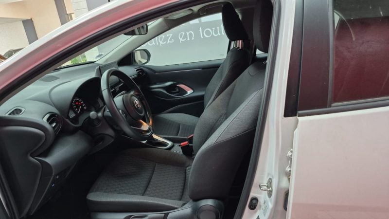 TOYOTA YARIS BERLINE HYBRIDE 116H DYNAMIC BUSINESS 2023