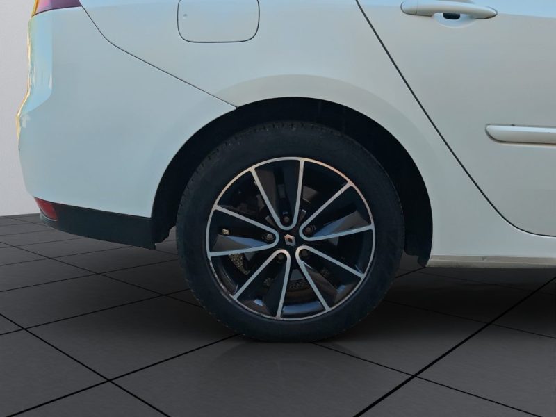 RENAULT LAGUNA III 1.5 DCI 110 CHAMPION NERVASPORT