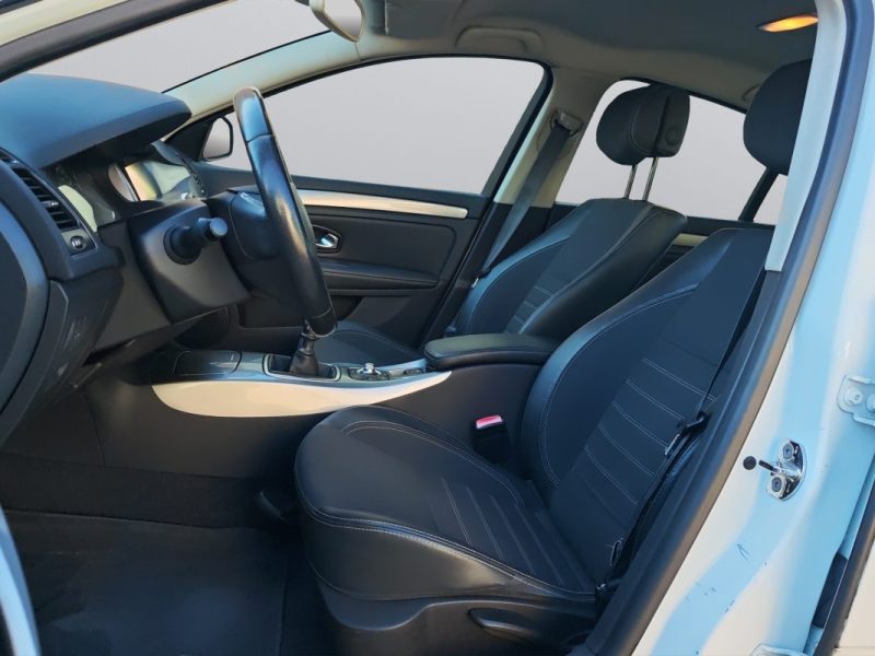 RENAULT LAGUNA III 1.5 DCI 110 CHAMPION NERVASPORT
