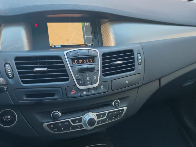 RENAULT LAGUNA III 1.5 DCI 110 CHAMPION NERVASPORT