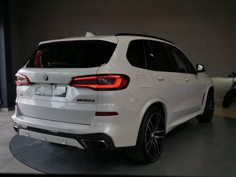 BMW X5 M50 XDRIVE / SKY LOUNGE / LASER / HARMAN KARDON / M PERFORMANCE 2019