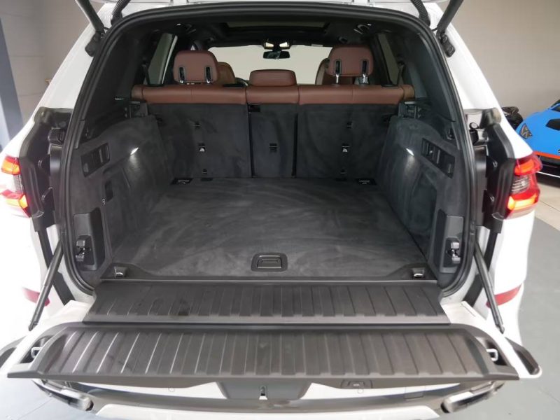 BMW X5 M50 XDRIVE / SKY LOUNGE / LASER / HARMAN KARDON / M PERFORMANCE 2019