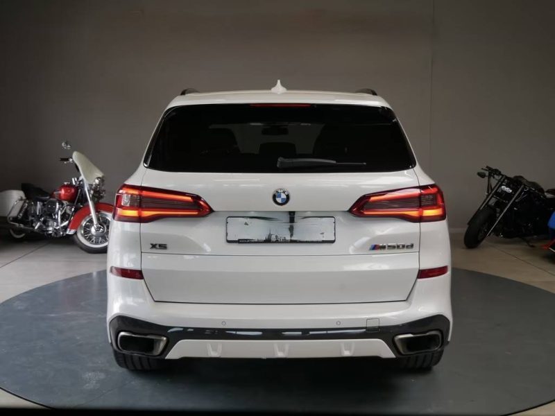 BMW X5 M50 XDRIVE / SKY LOUNGE / LASER / HARMAN KARDON / M PERFORMANCE 2019