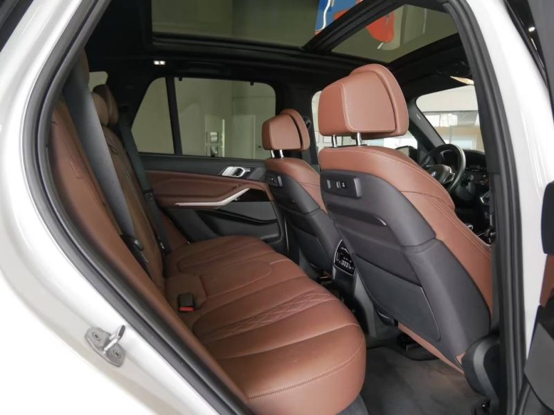 BMW X5 M50 XDRIVE / SKY LOUNGE / LASER / HARMAN KARDON / M PERFORMANCE 2019