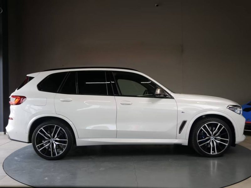 BMW X5 M50 XDRIVE / SKY LOUNGE / LASER / HARMAN KARDON / M PERFORMANCE 2019