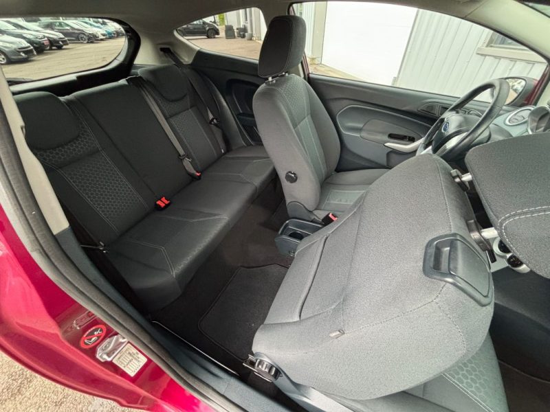 FORD FIESTA 1.25i TITANIUM 82CV 