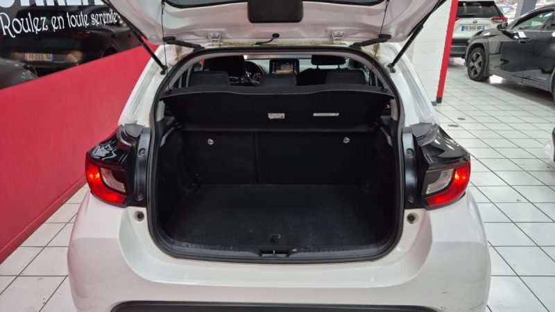 TOYOTA YARIS 4 BERLINE 116cv DYNAMIC BUSINESS 2023/1 ERE MAIN/TVA RECUPERABLE
