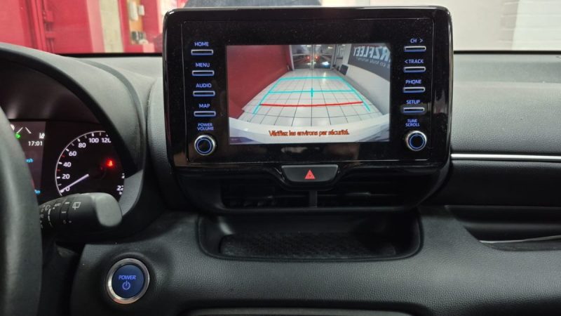 TOYOTA YARIS 4 BERLINE 116cv DYNAMIC BUSINESS 2023/1 ERE MAIN/TVA RECUPERABLE