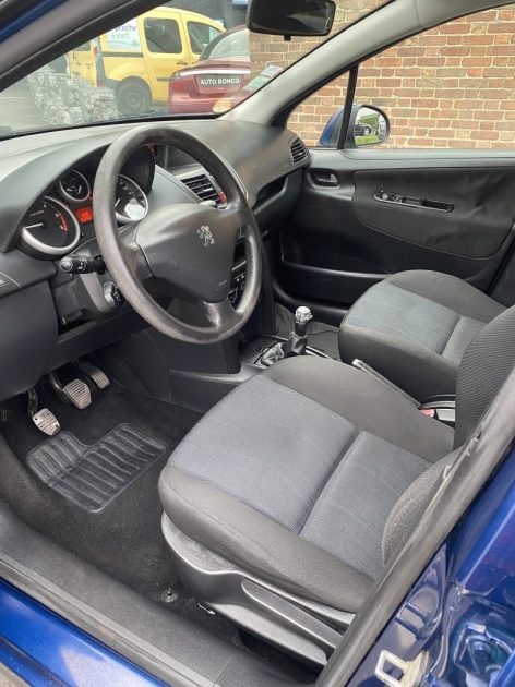 PEUGEOT 207 1.4 HDI 70 EXECUTIVE 2008