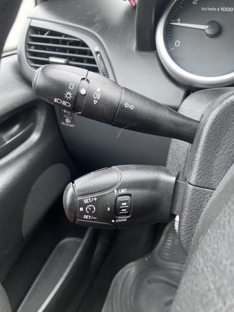PEUGEOT 207 1.4 HDI 70 EXECUTIVE 2008