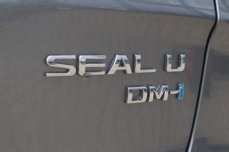 BYD SEAL U DM-I DESIGN AWD 324 CH — 4×4 — PANO — HUD — 360° — CUIR — VÉHICULE NEUF