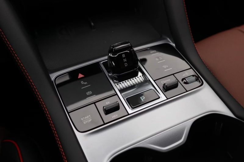 BYD SEAL U DM-I DESIGN AWD 324 CH — 4×4 — PANO — HUD — 360° — CUIR — VÉHICULE NEUF