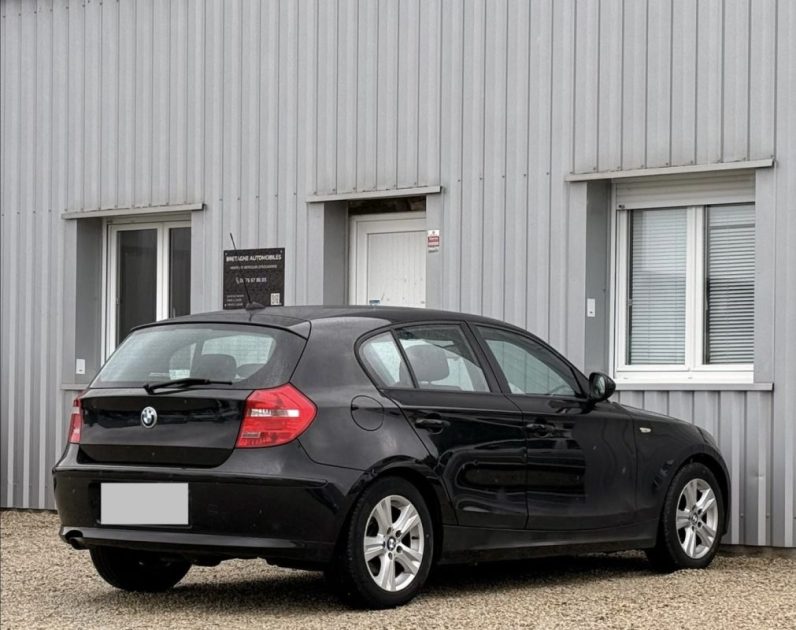 B.M.W. SERIE 1 LCI 116D 115CV EDITION BLACK AND WHITE 2011 248 000KM