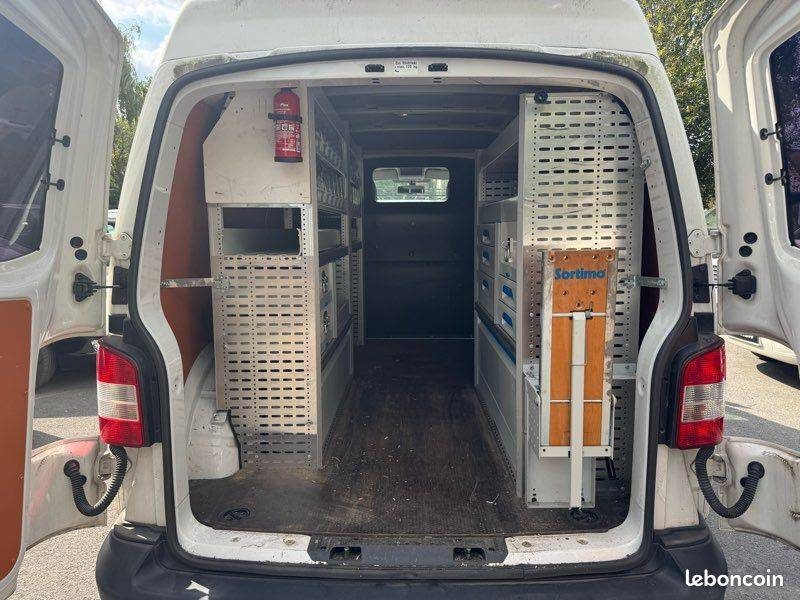 VOLKWAGEN TRANSPORTEUR VOLKSWAGEN TRANPORTER 2.0 TDI 102 CV L2H2 129.000 KMS 2015