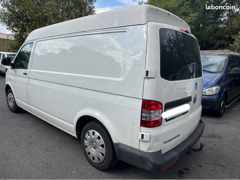 VOLKWAGEN TRANSPORTEUR VOLKSWAGEN TRANPORTER 2.0 TDI 102 CV L2H2 129.000 KMS 2015