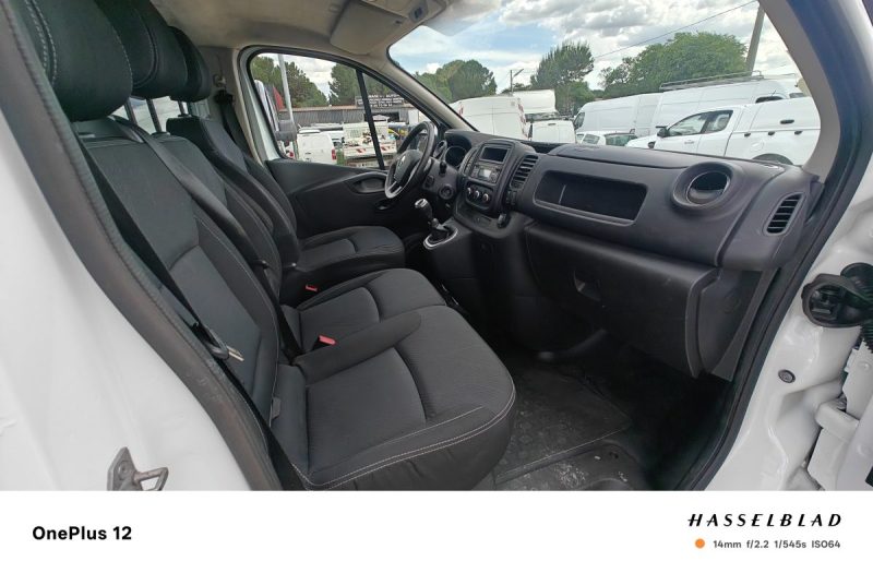 RENAULT TRAFIC L1H1 1200 2.0 DCI 120CH CABINE APPROFONDIE CONFORT 6 places