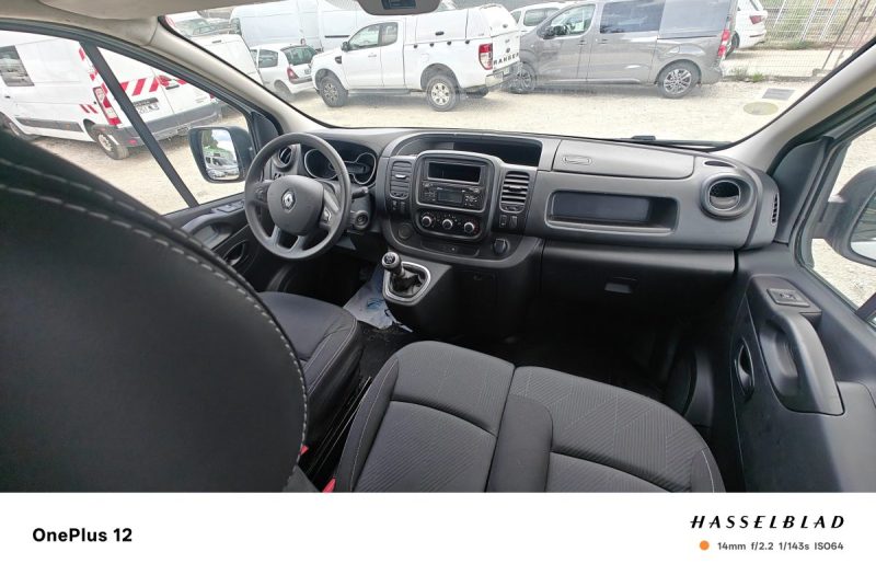 RENAULT TRAFIC L1H1 1200 2.0 DCI 120CH CABINE APPROFONDIE CONFORT 6 places