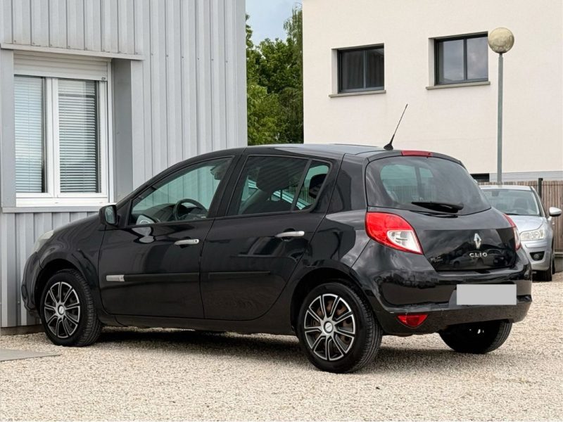 RENAULT CLIO III EXPRESSION 1.5DCI 85CV PHASE2 2009 238 000KM
