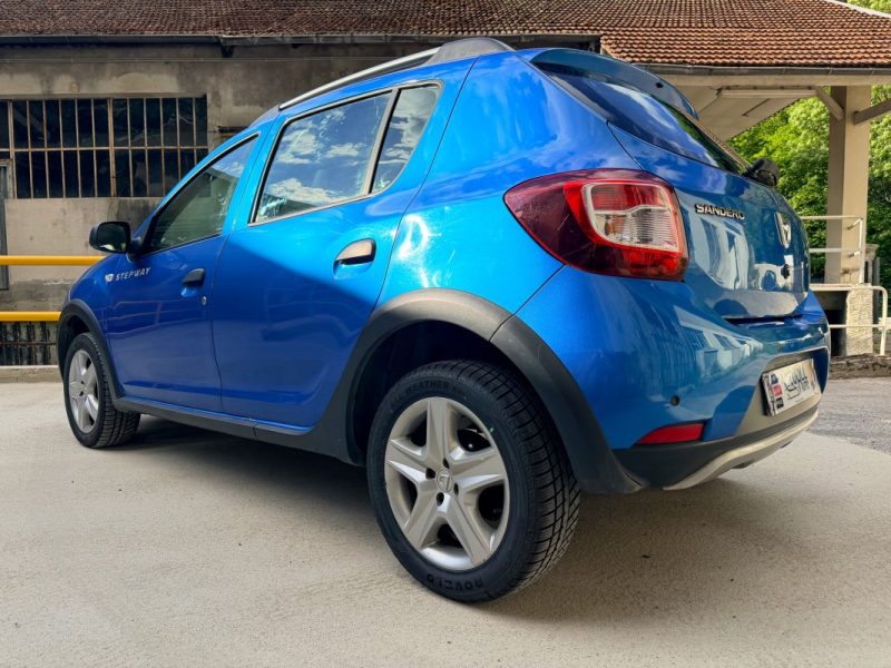 Dacia Sandero 0.9 Tce 90ch Prestige ✨ Radar de recul - MediaNav - Climatisation - Bluetooth