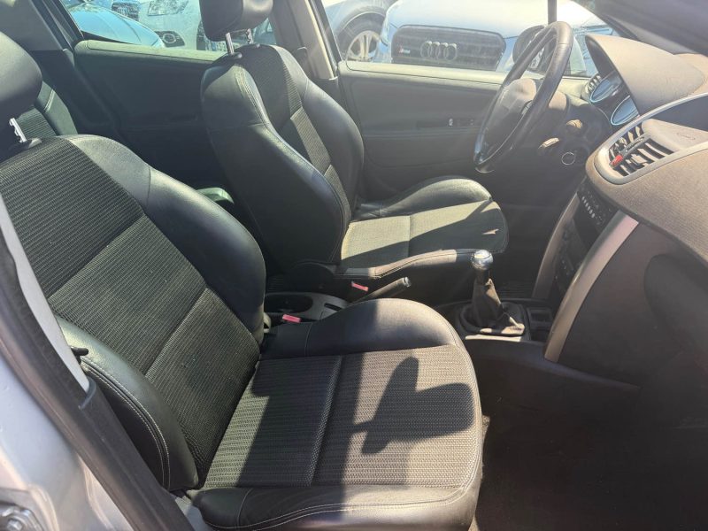 PEUGEOT 207 SW 1.6 HDI 90CH OUTDOOR GARANTIE