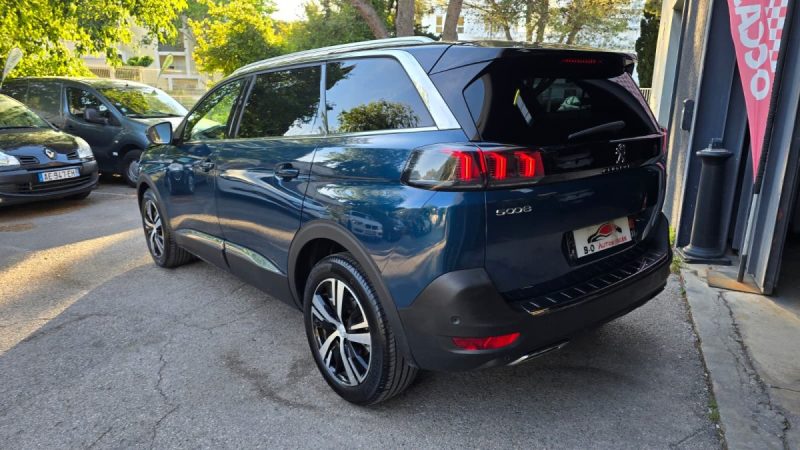 Peugeot 5008 II Phase 2 (P87) 1.5 BlueHDi EAT8 S&S 130 cv, *7 places*, *Familiale*, *Carplay*