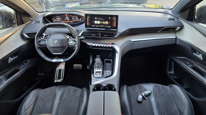 Peugeot 5008 II Phase 2 (P87) 1.5 BlueHDi EAT8 S&S 130 cv, *7 places*, *Familiale*, *Carplay*