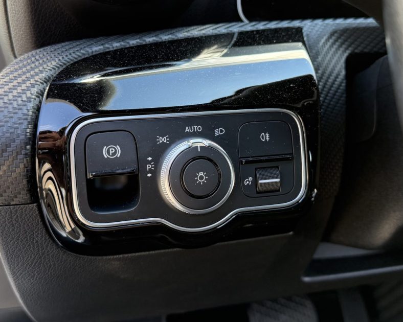 Mercedes Classe A 180 D 116CH - BOITE AUTOMATIQUE - Progressive Line 7G-DCT - ENTRETIEN COMPLET