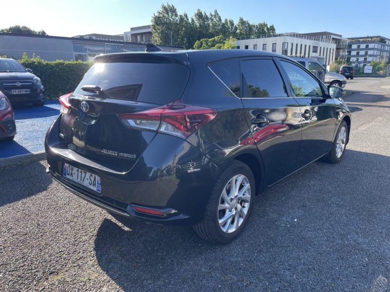 TOYOTA AURIS 1.8 HYBRID 136 CH