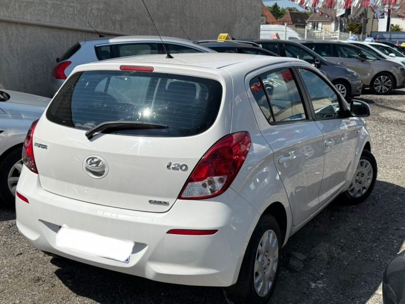 HYUNDAI I20 1.1 CRDI75 PACK INVENTIVE Très Bon Etat 