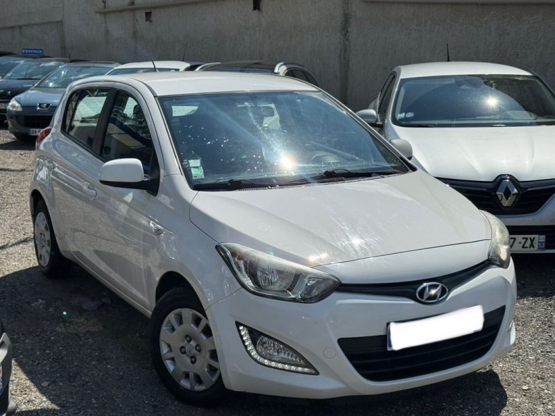 HYUNDAI I20 1.1 CRDI75 PACK INVENTIVE Très Bon Etat 