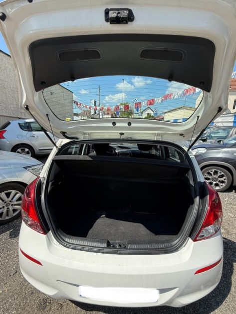 HYUNDAI I20 1.1 CRDI75 PACK INVENTIVE Très Bon Etat 