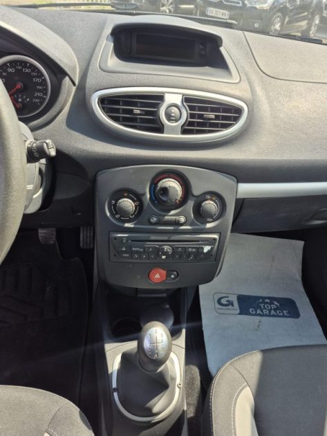 RENAULT Clio  III 5 Portes Phase 2 1.2 i 16V eco2 75 cv