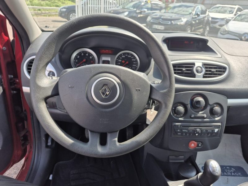 RENAULT Clio  III 5 Portes Phase 2 1.2 i 16V eco2 75 cv